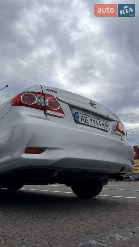 Седан Toyota Corolla 2010 в Днепре