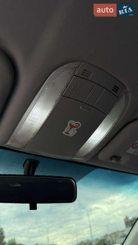 Седан Toyota Corolla 2010 в Днепре