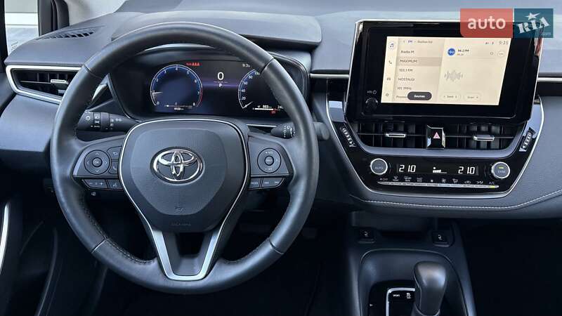 Седан Toyota Corolla 2024 в Киеве