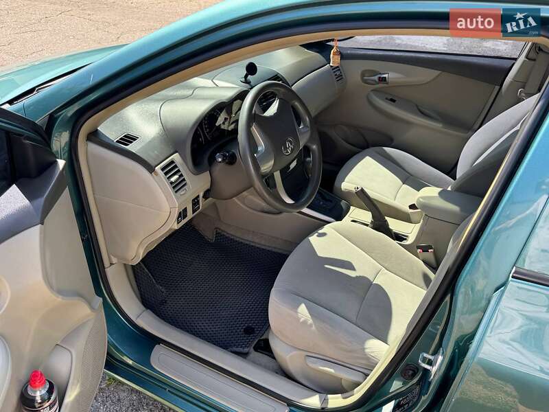 Седан Toyota Corolla 2008 в Николаеве