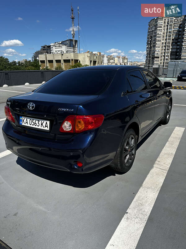 Седан Toyota Corolla 2009 в Києві