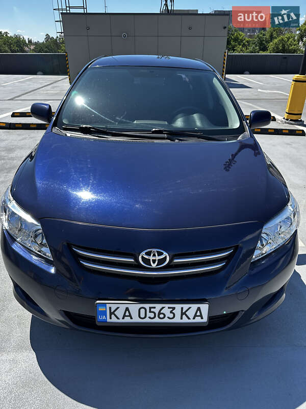 Седан Toyota Corolla 2009 в Києві
