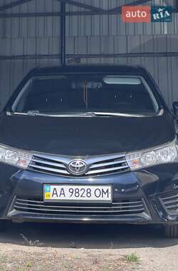 Седан Toyota Corolla 2014 в Киеве