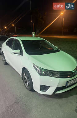 Седан Toyota Corolla 2013 в Харкові
