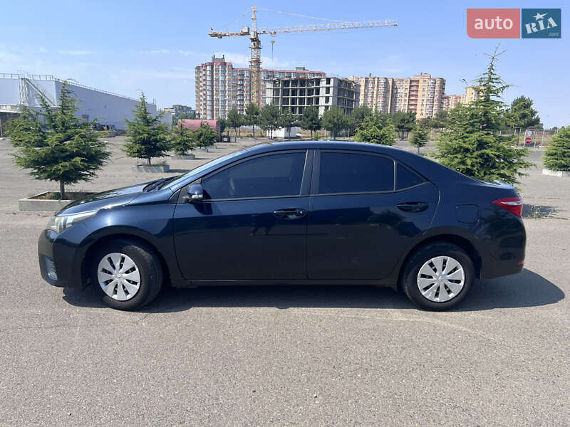 Седан Toyota Corolla 2013 в Одесі