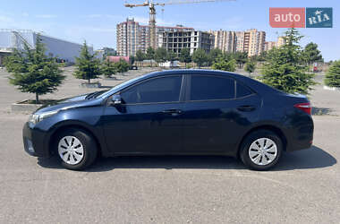 Седан Toyota Corolla 2013 в 
