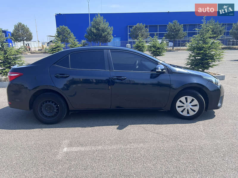 Седан Toyota Corolla 2013 в Одесі
