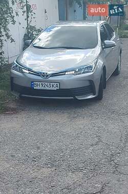 Седан Toyota Corolla 2018 в 