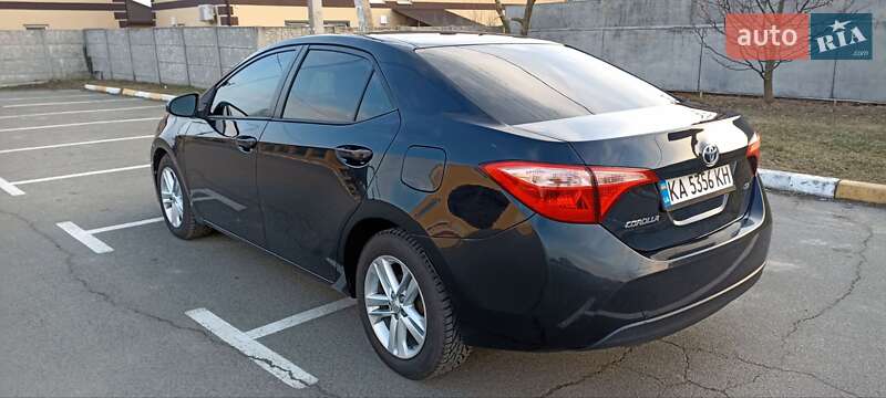 Седан Toyota Corolla 2017 в Києві