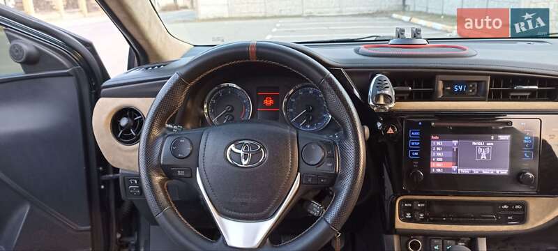 Седан Toyota Corolla 2017 в Києві