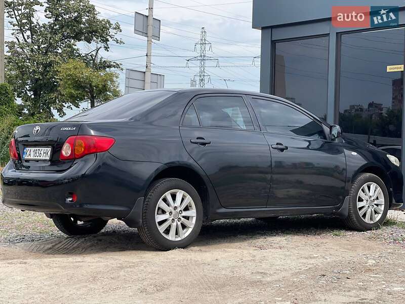 Седан Toyota Corolla 2008 в Киеве