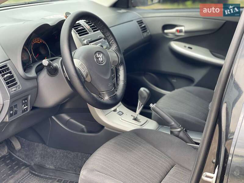 Седан Toyota Corolla 2008 в Киеве