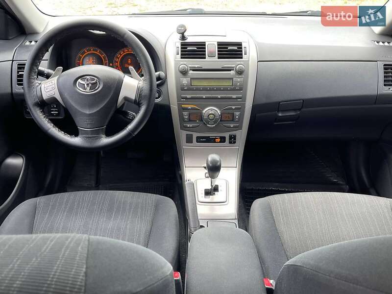 Седан Toyota Corolla 2008 в Киеве