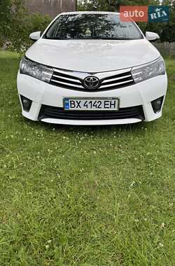 Седан Toyota Corolla 2016 в Изяславе