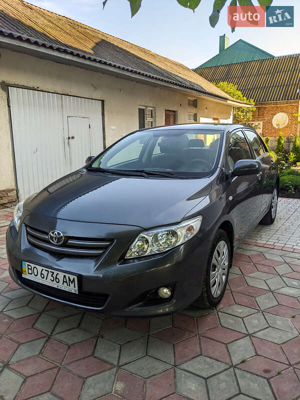 Седан Toyota Corolla 2008 в Копычинце