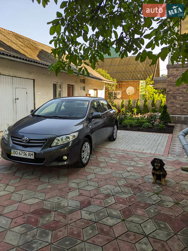 Седан Toyota Corolla 2008 в Копычинце