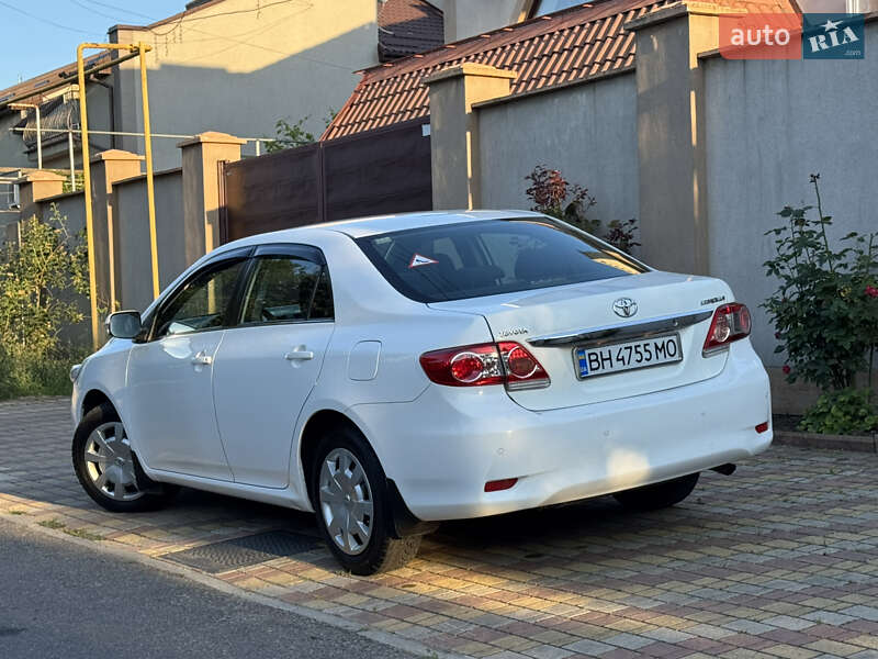 Седан Toyota Corolla 2010 в Одессе
