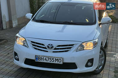 Седан Toyota Corolla 2010 в 