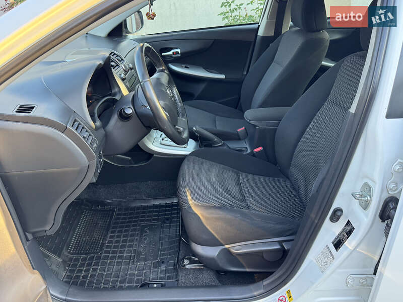 Седан Toyota Corolla 2010 в Одессе