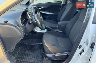 Седан Toyota Corolla 2010 в 