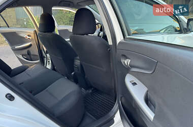 Седан Toyota Corolla 2010 в 