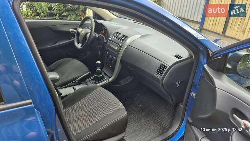 Седан Toyota Corolla 2011 в Києві