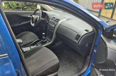 Седан Toyota Corolla 2011 в 
