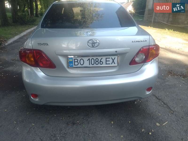 Седан Toyota Corolla 2008 в Козове