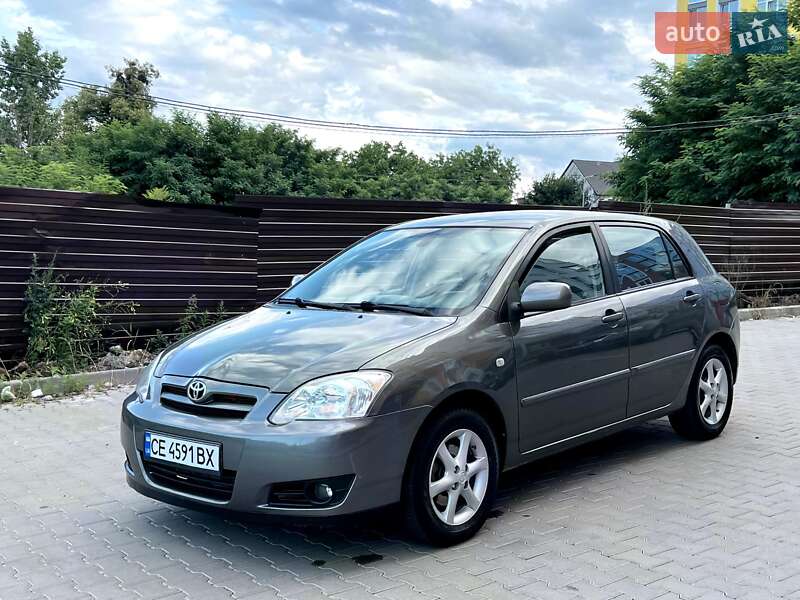 Хэтчбек Toyota Corolla 2005 в Черновцах