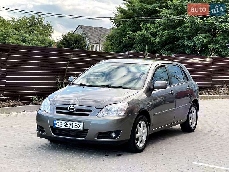 Хэтчбек Toyota Corolla 2005 в Черновцах