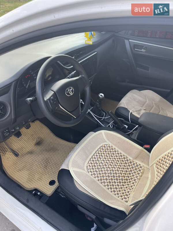 Toyota Corolla 2016