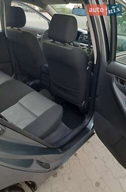 Хэтчбек Toyota Corolla 2007 в 