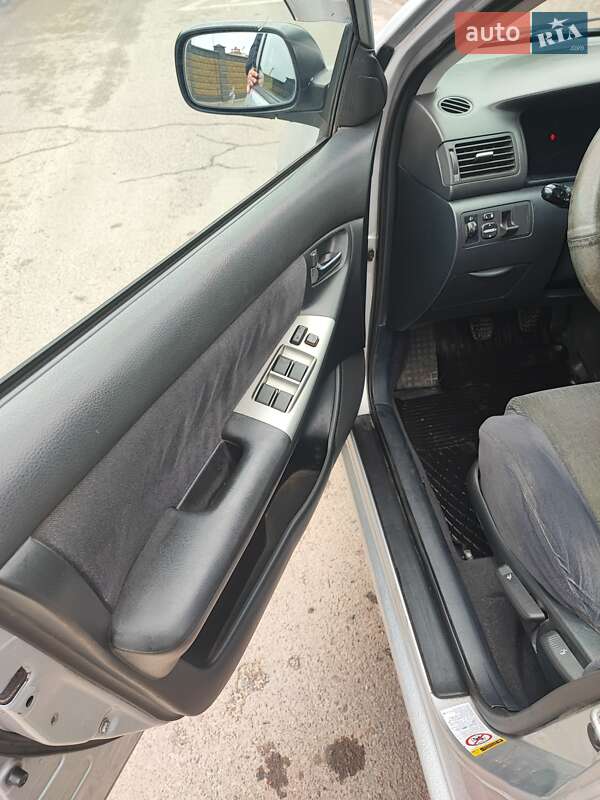 Универсал Toyota Corolla 2002 в Сарнах