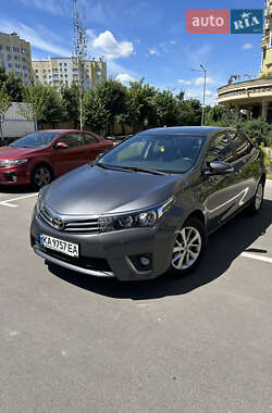 Седан Toyota Corolla 2013 в Києві