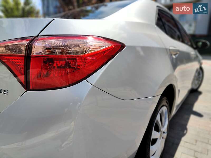 Седан Toyota Corolla 2019 в Киеве