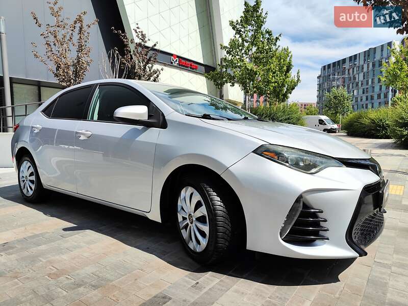 Седан Toyota Corolla 2019 в Киеве