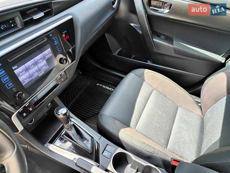 Седан Toyota Corolla 2019 в Киеве