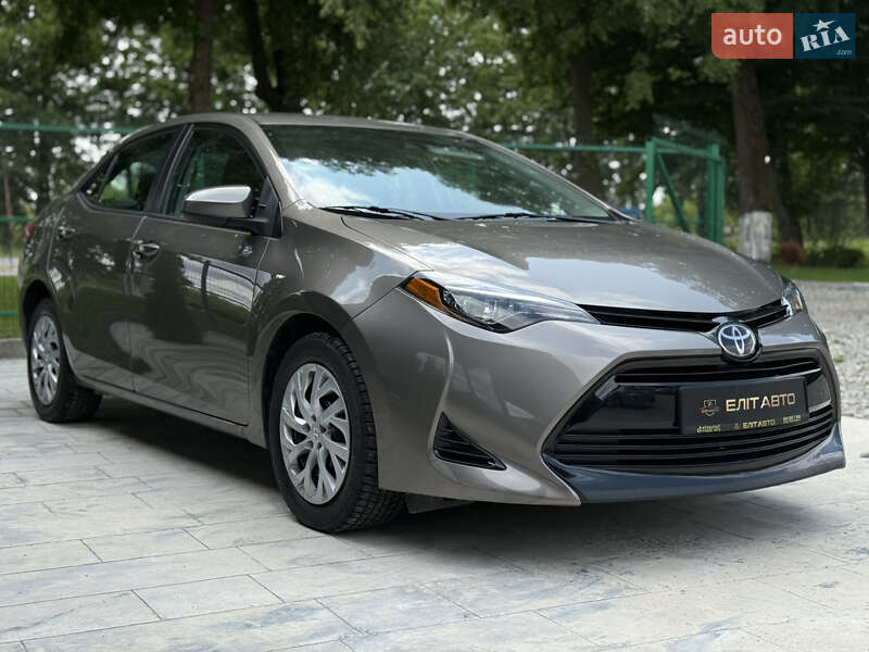 Седан Toyota Corolla 2018 в Ивано-Франковске