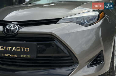 Седан Toyota Corolla 2018 в 