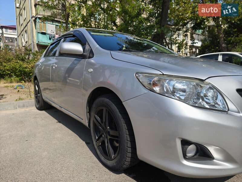 Седан Toyota Corolla 2007 в Днепре