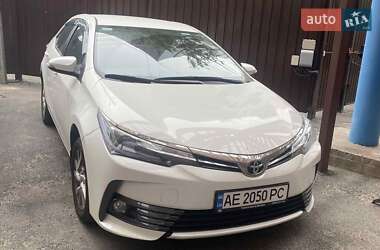 Седан Toyota Corolla 2017 в 