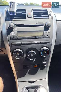 Седан Toyota Corolla 2012 в 