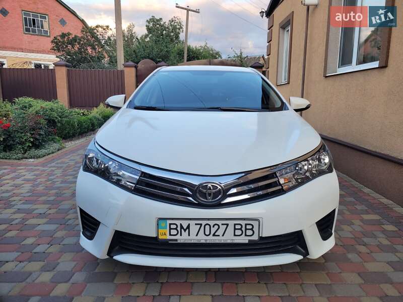 Седан Toyota Corolla 2014 в Миргороде