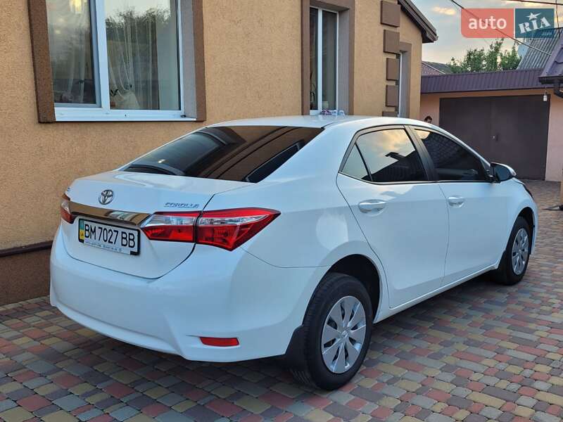 Седан Toyota Corolla 2014 в Миргороде