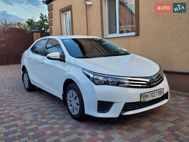 Седан Toyota Corolla 2014 в Миргороде