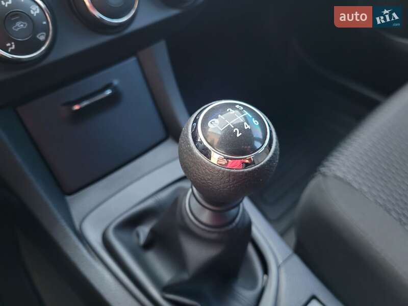 Седан Toyota Corolla 2014 в Миргороде