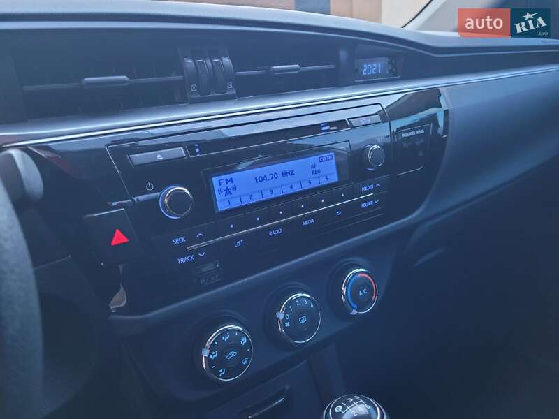 Седан Toyota Corolla 2014 в Миргороде
