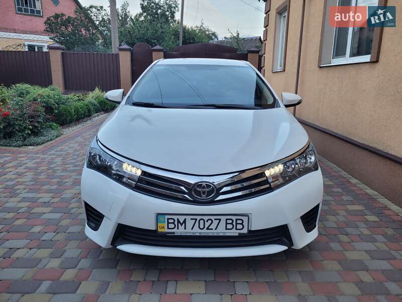 Седан Toyota Corolla 2014 в Миргороде