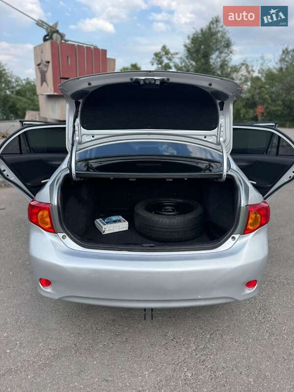 Седан Toyota Corolla 2007 в Кривом Роге