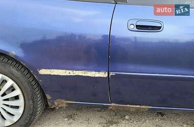 Хэтчбек Toyota Corolla 2001 в 